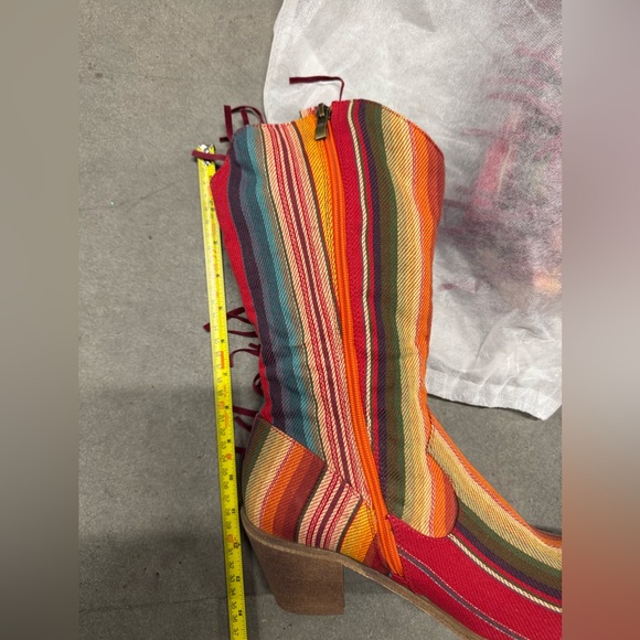 🔥 Lucky & Blessed Western Serape Fringe Boots - Size 10 - EUC 🔥 - Picture 13 of 15